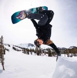 Jones Snowboards Jones Twin Sister 146 Snowboard Femmes All Mountain / Freestyle -Snowboards Verkoop jones twin sister 146 female snowboard action2 22157