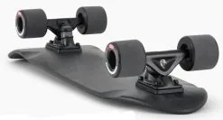 Landyachtz Dinghy Emboss 28.5" Complete Black -Snowboards Verkoop landyachtz dinghy emboss 285 complete black side bottom 21898