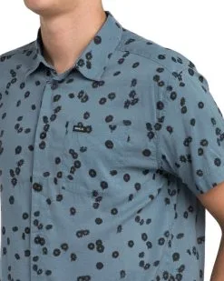 RVCA OD Floral SS Shirt Blue Slate -Snowboards Verkoop rvca od floral ss shirt blue slate front detail 20456